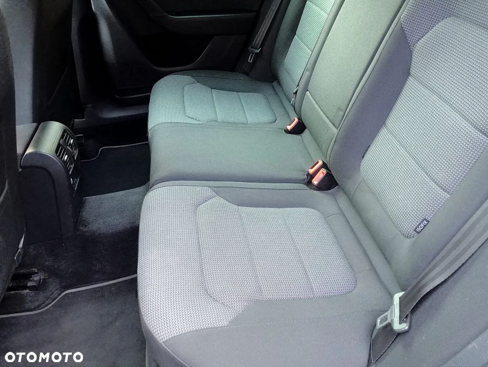 Volkswagen Passat 2.0 TDI Comfortline - 6