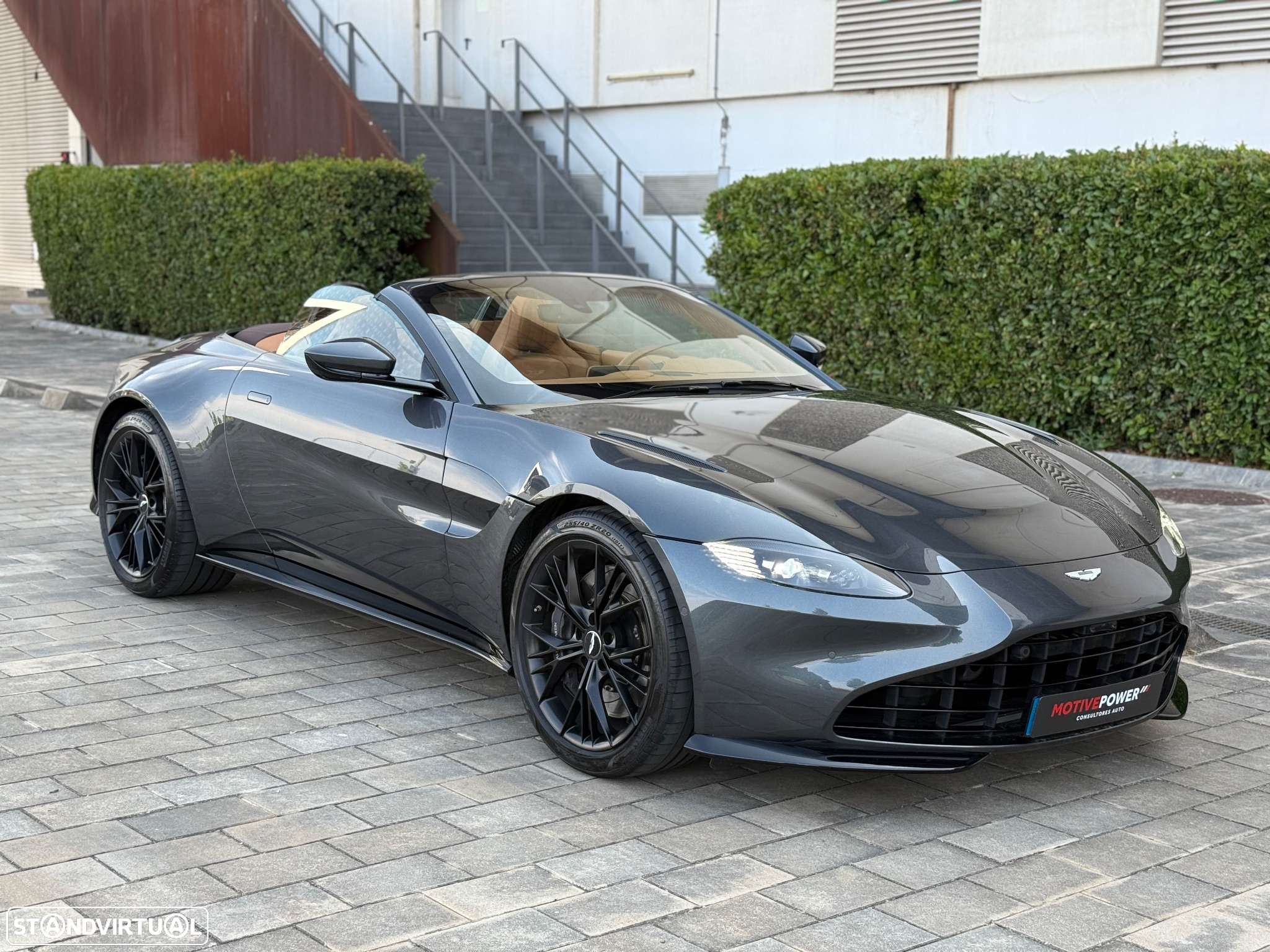 Aston Martin Vantage Roadster V8 - 2