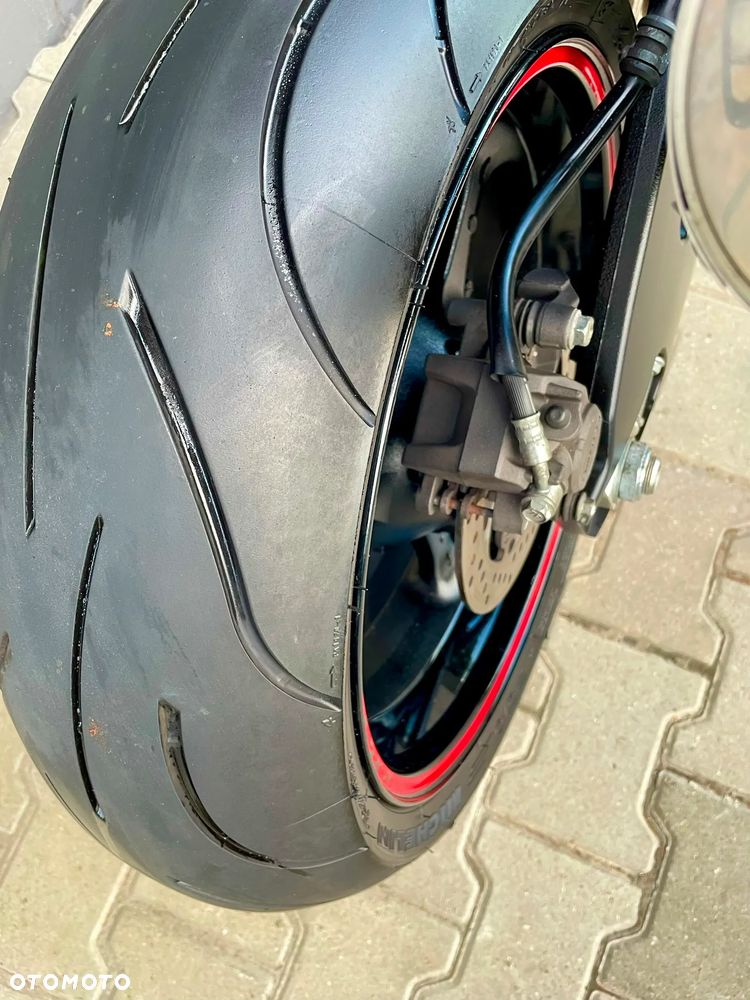 Suzuki GSX - 9