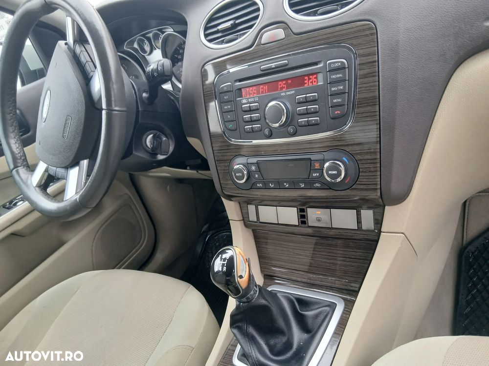 Ford Focus 1.8 TDCI Ghia - 11