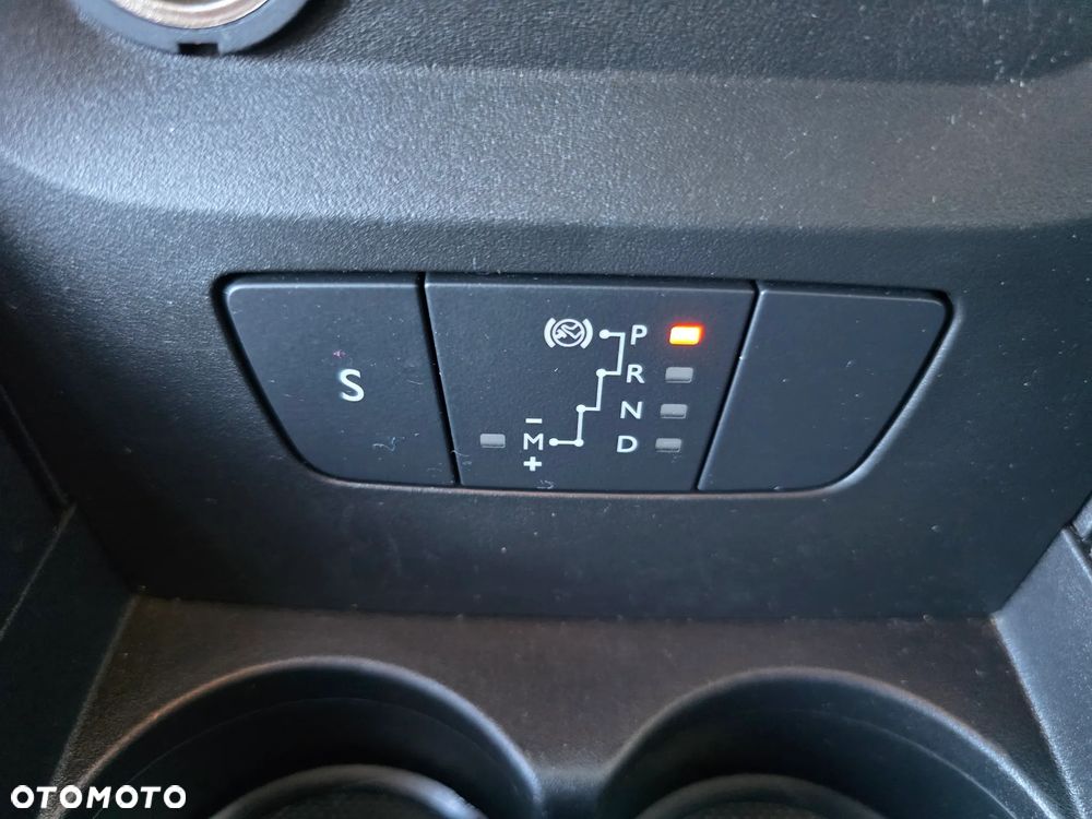 Citroën C3 1.2 PureTech Shine EAT6 - 23