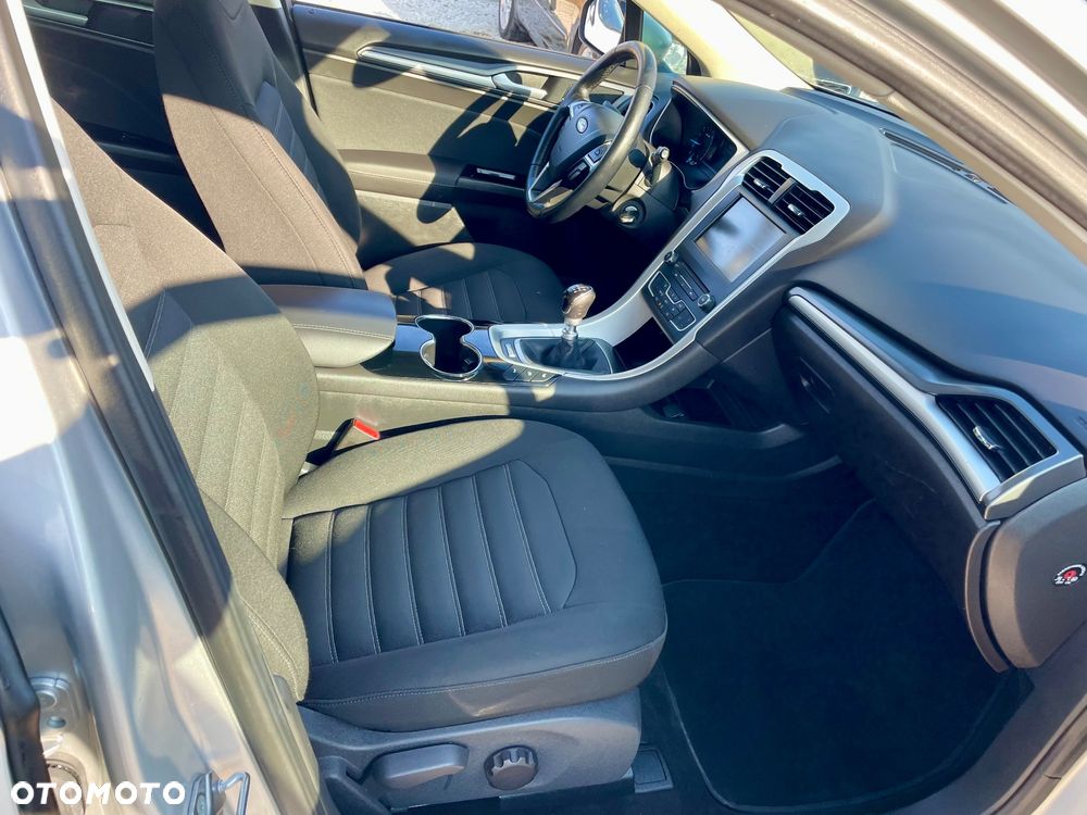 Ford Mondeo 2.0 TDCi STart-Stopp Titanium - 31