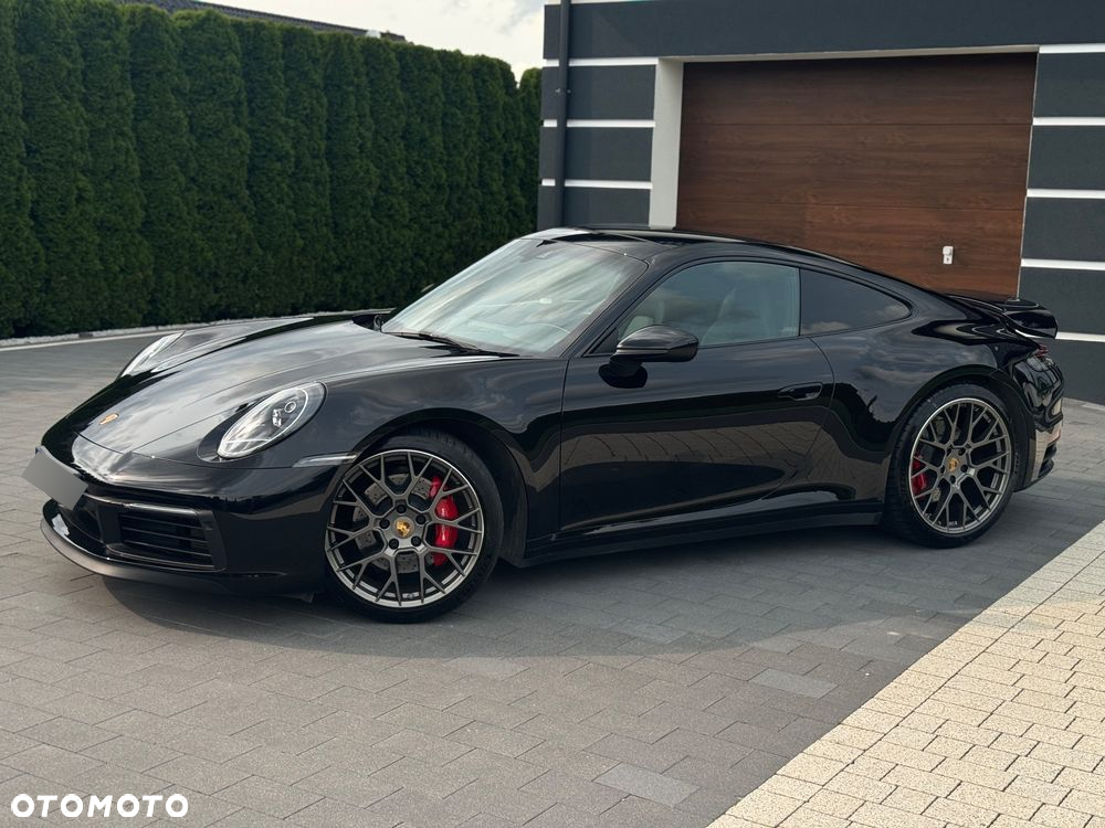 Porsche 911 Carrera 4S - 40
