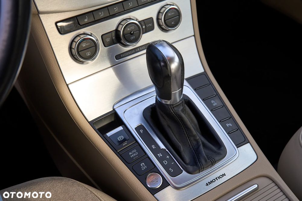 Volkswagen Passat 2.0 TDI 4Mot Highline DSG - 16