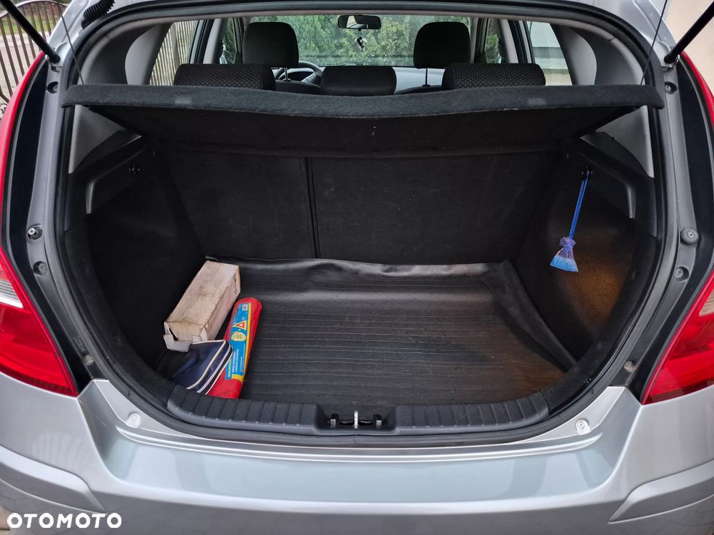 Hyundai i30 1.4 Base - 11