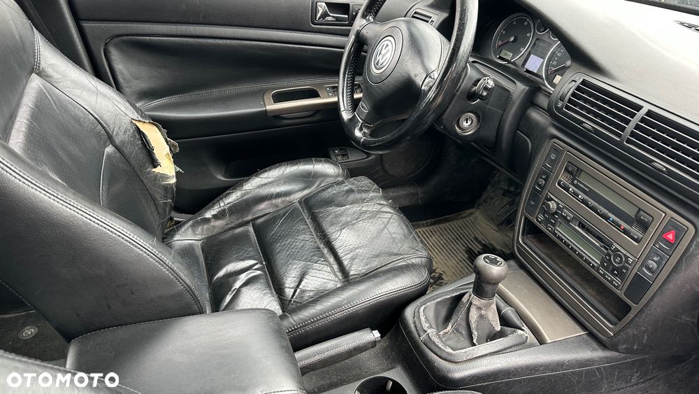 Volkswagen Passat 1.9 TDI Highline - 21