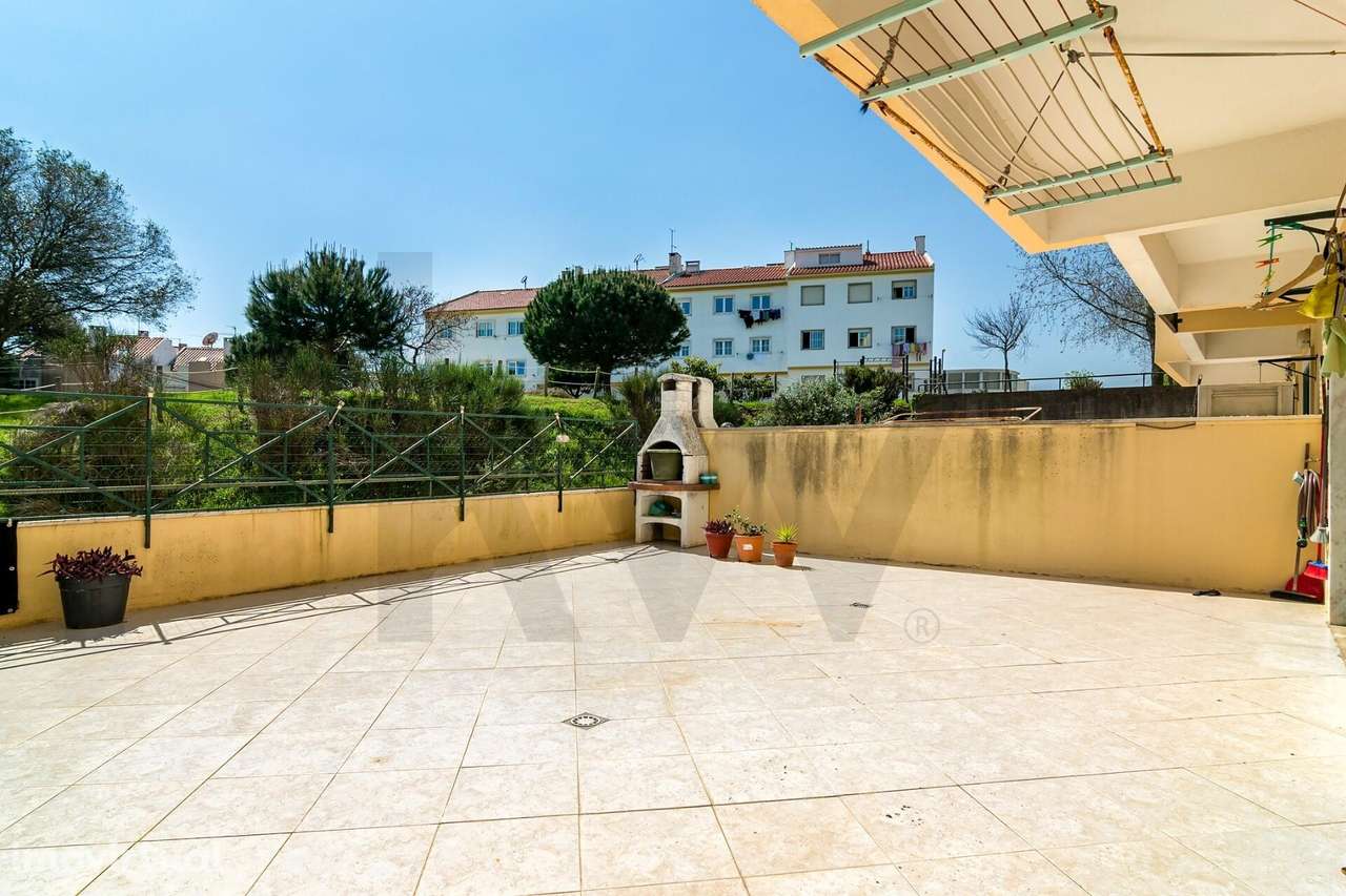 Acolhedor Apartamento T2 | Com Terraço e Box | S. Domingos de Rana - Grande imagem: 2/29