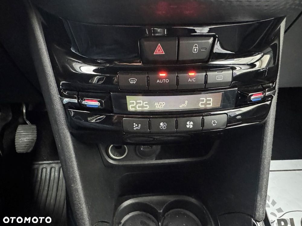 Peugeot 2008 - 17