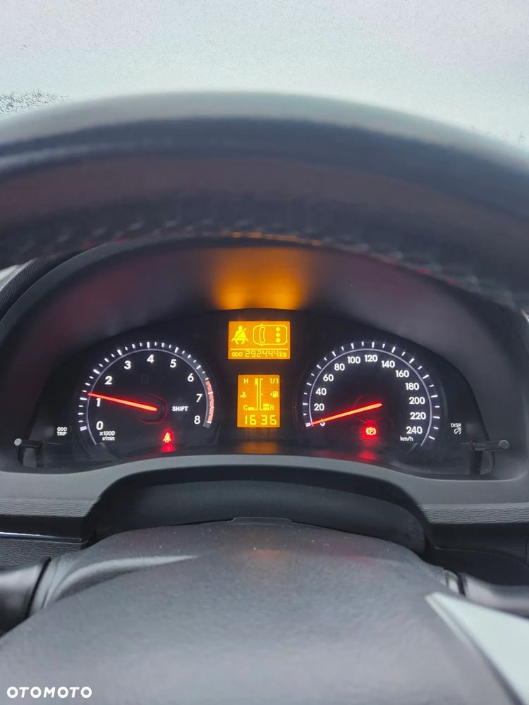 Toyota Avensis 1.8 Active - 18