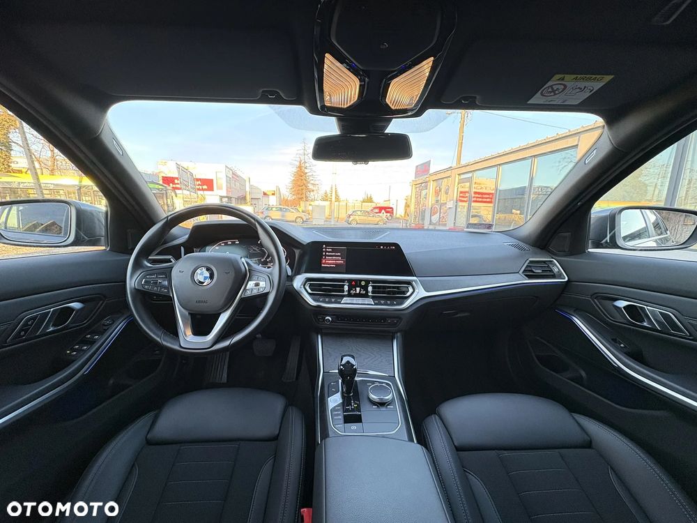 BMW Seria 3 320d xDrive Advantage sport - 23