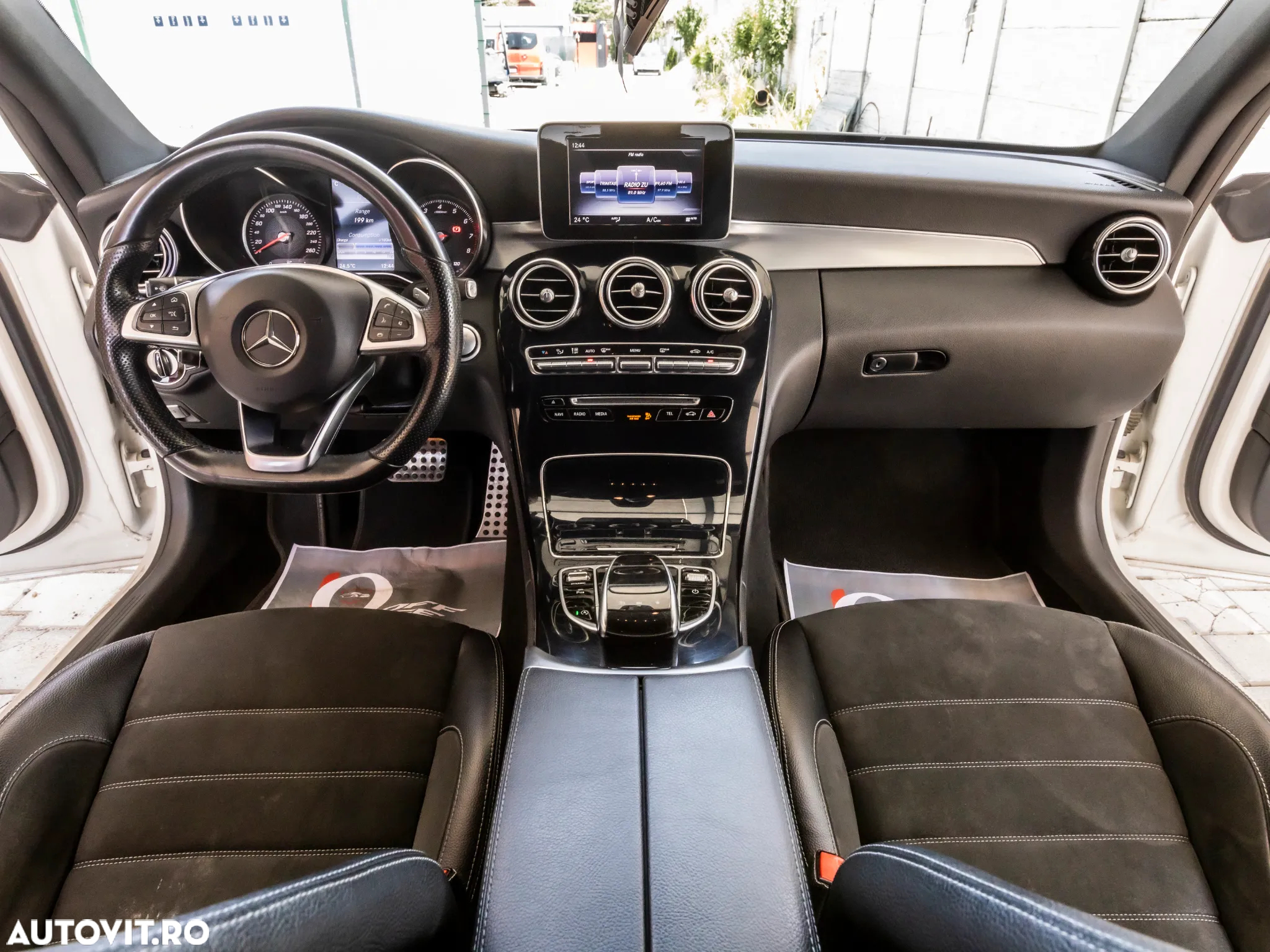 Mercedes-Benz C 180 Coupe 7G-TRONIC AMG Line - 17