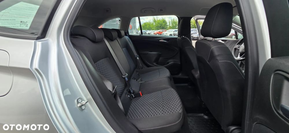 Opel Astra 1.4 Turbo Innovation - 33