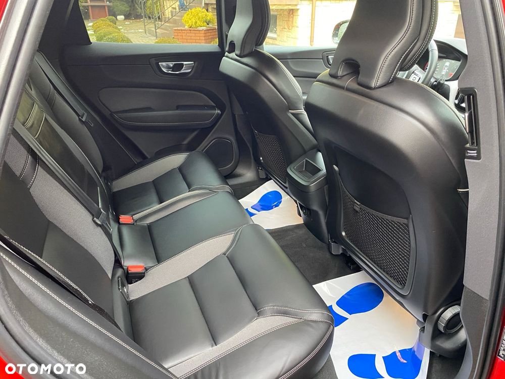 Volvo XC 60 B4 D Geartronic RDesign - 11