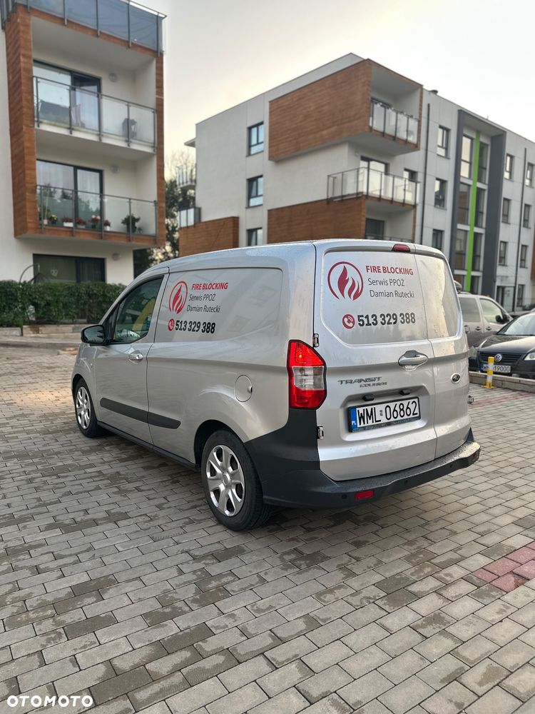 Ford Transit Courier - 4