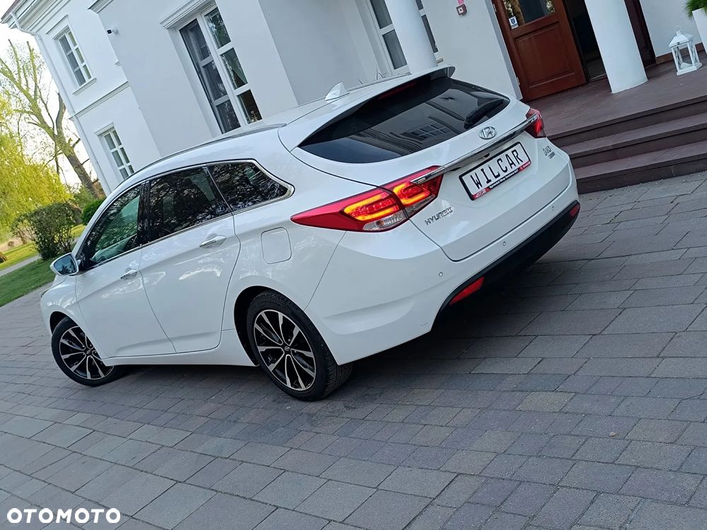 Hyundai i40 Kombi blue 1.7 CRDi DCT Style - 4