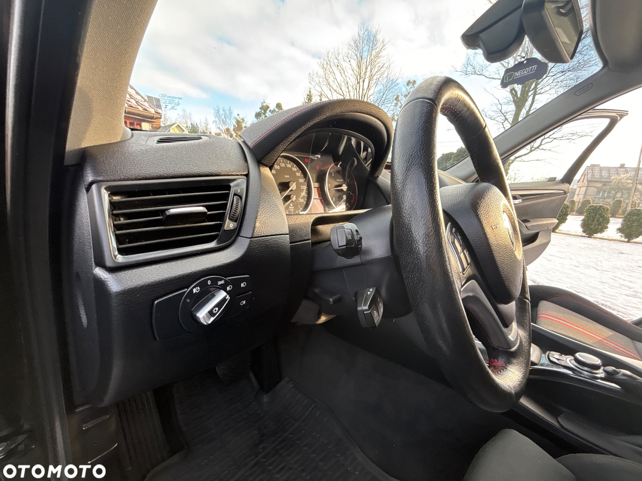 BMW X1 xDrive18d xLine - 23