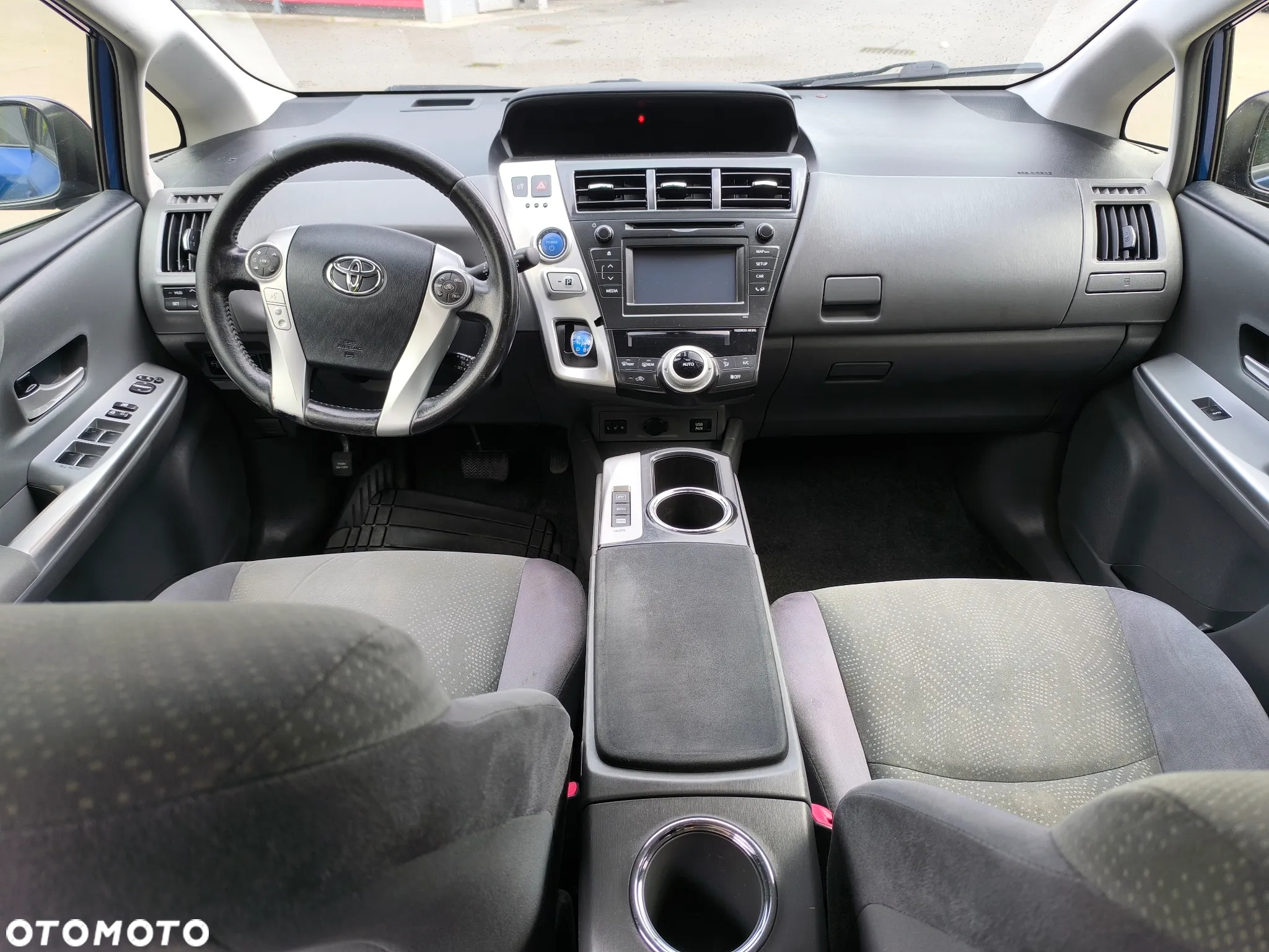 Toyota Prius+ (Hybrid) - 7