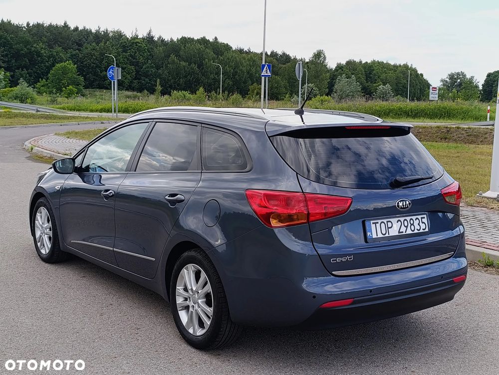 Kia Ceed 1.6 GDI Dream Team Edition - 19