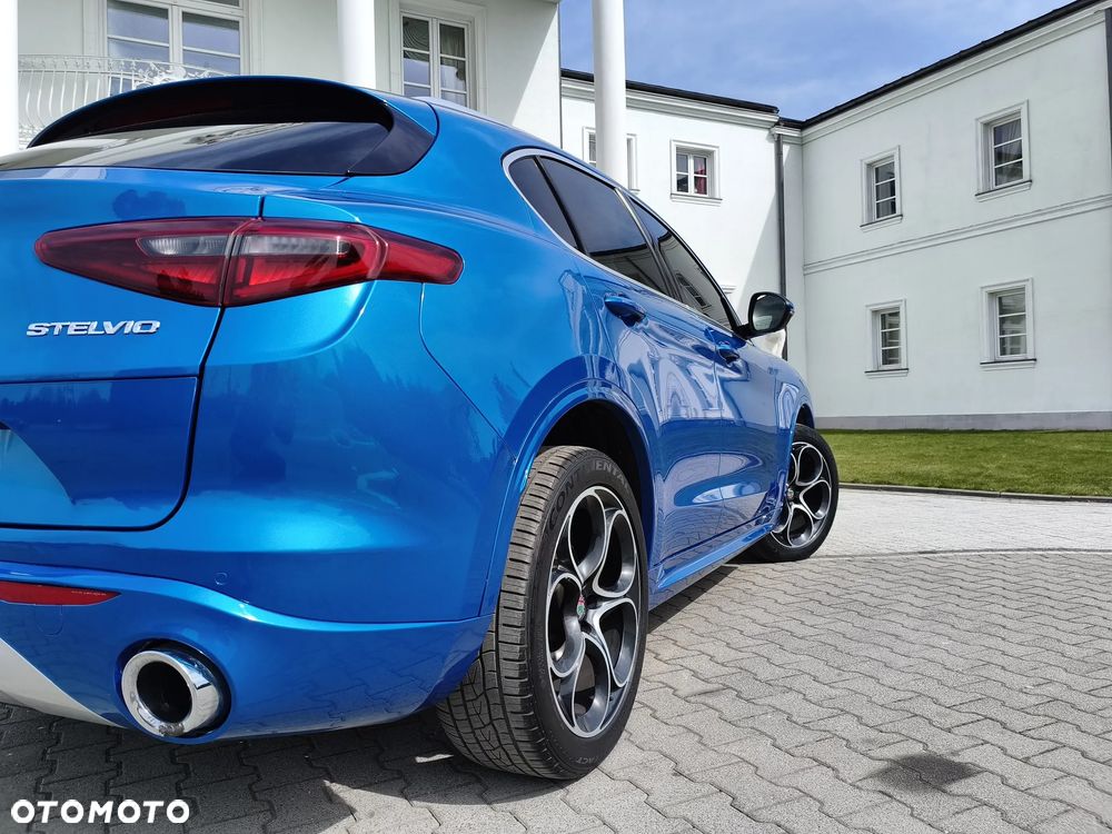 Alfa Romeo Stelvio 2.0 Turbo 16V AT8-Q4 Veloce Ti - 23