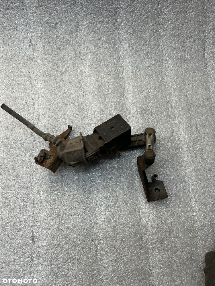 SAAB 95 9-5 CZUJNIK POZIOMOWANIA XENON tyl tylny