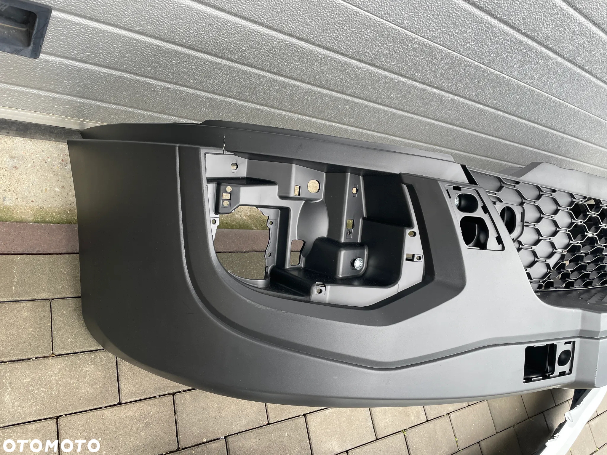 ZDERZAK PRZEDNI, ATRAPA IVECO DAILY IV  2014-2019 - NOWY - 3