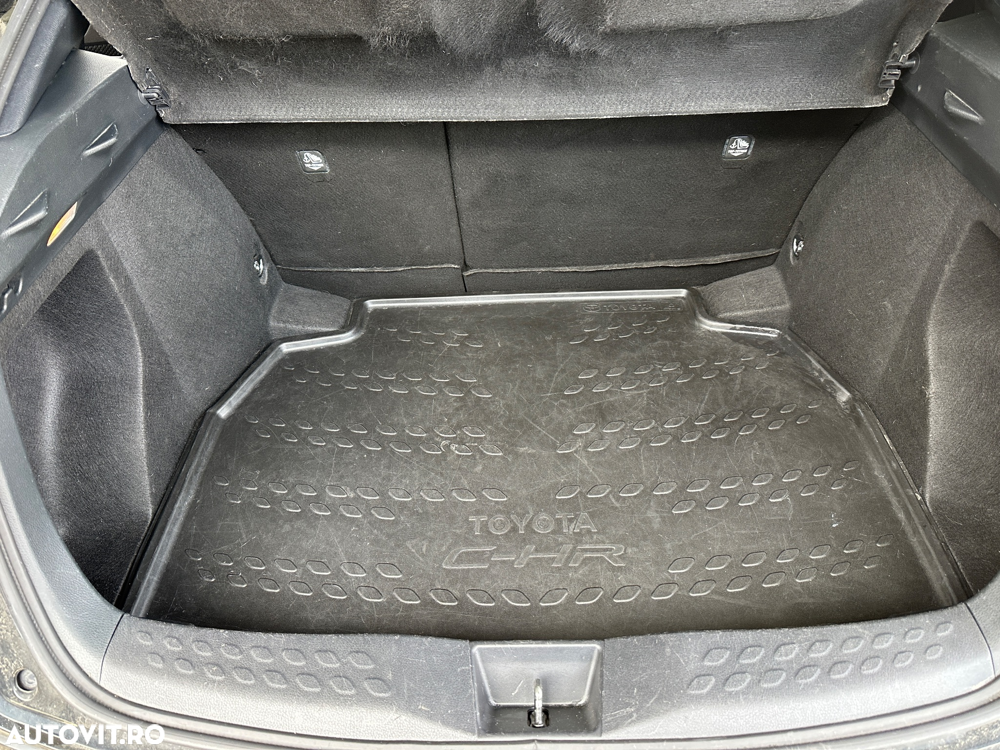 Toyota C-HR 1.8 HSD 4x2 CVT C-ult - 13