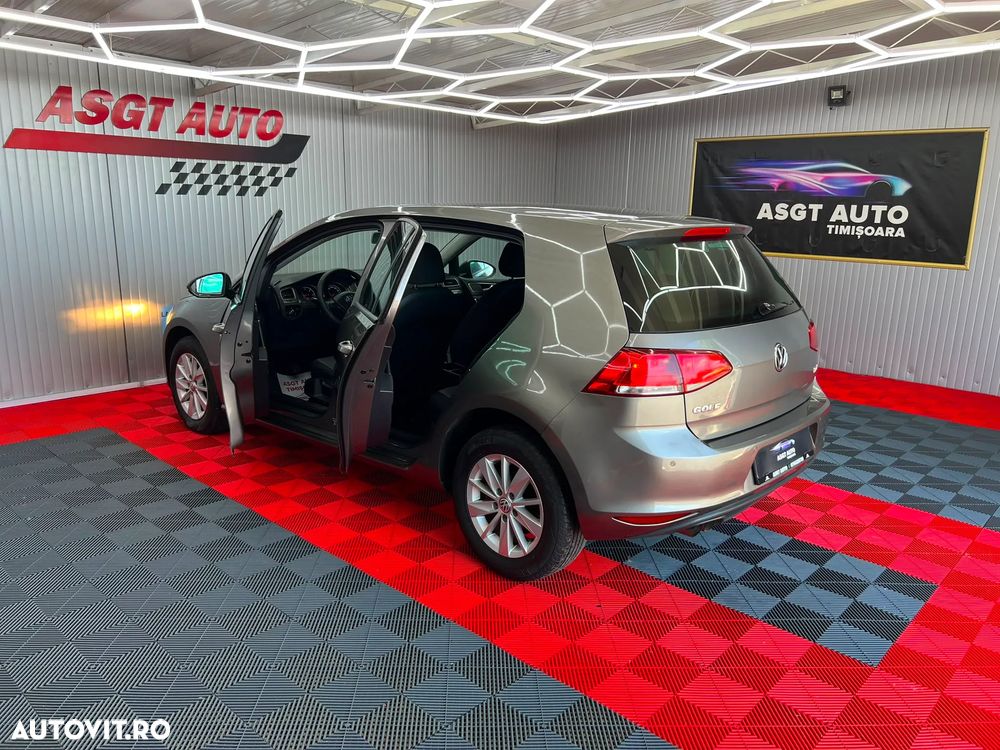 Volkswagen Golf - 17