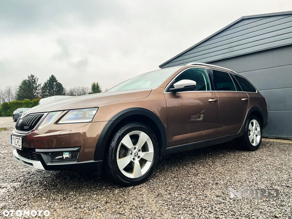 Skoda Octavia Scout 2.0 TDI 4x4 DSG - 6