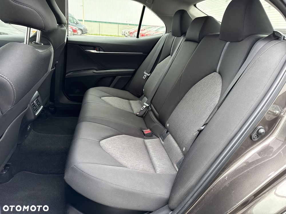 Toyota Camry 2.5 Hybrid Comfort CVT - 12