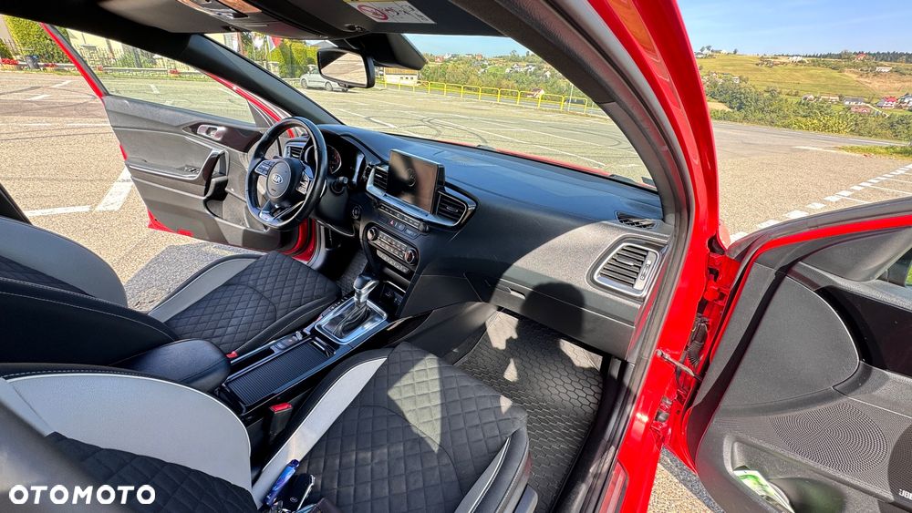Kia ProCeed - 15