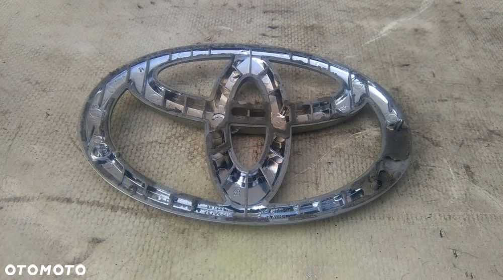 TOYOTA YARIS II FL EMBLEMAT KLAPY TYŁ ORG - 2