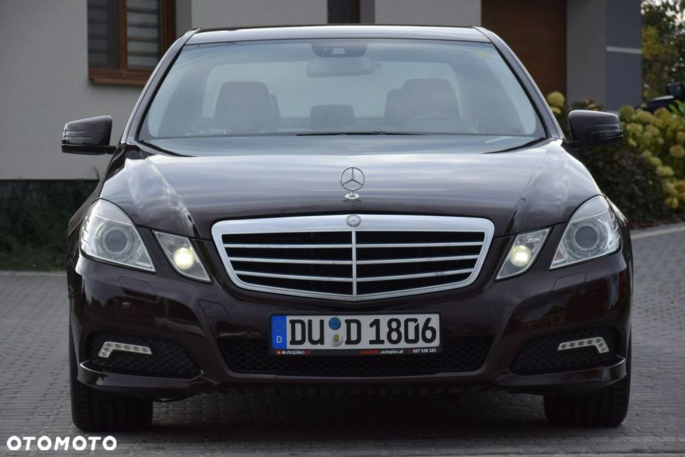 Mercedes-Benz E-Class 2010 photo 3