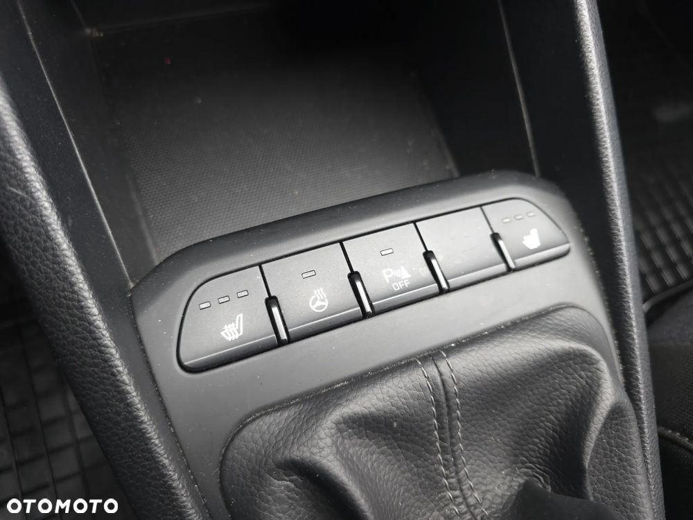 Kia Stonic 1.2 L Business Line - 29