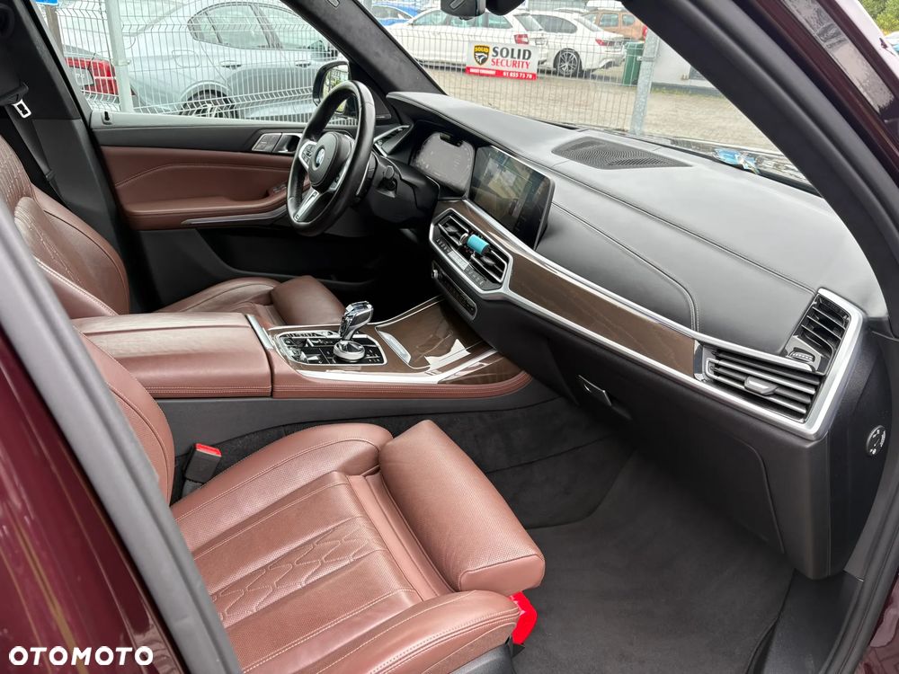 BMW X7 M50i sport - 33