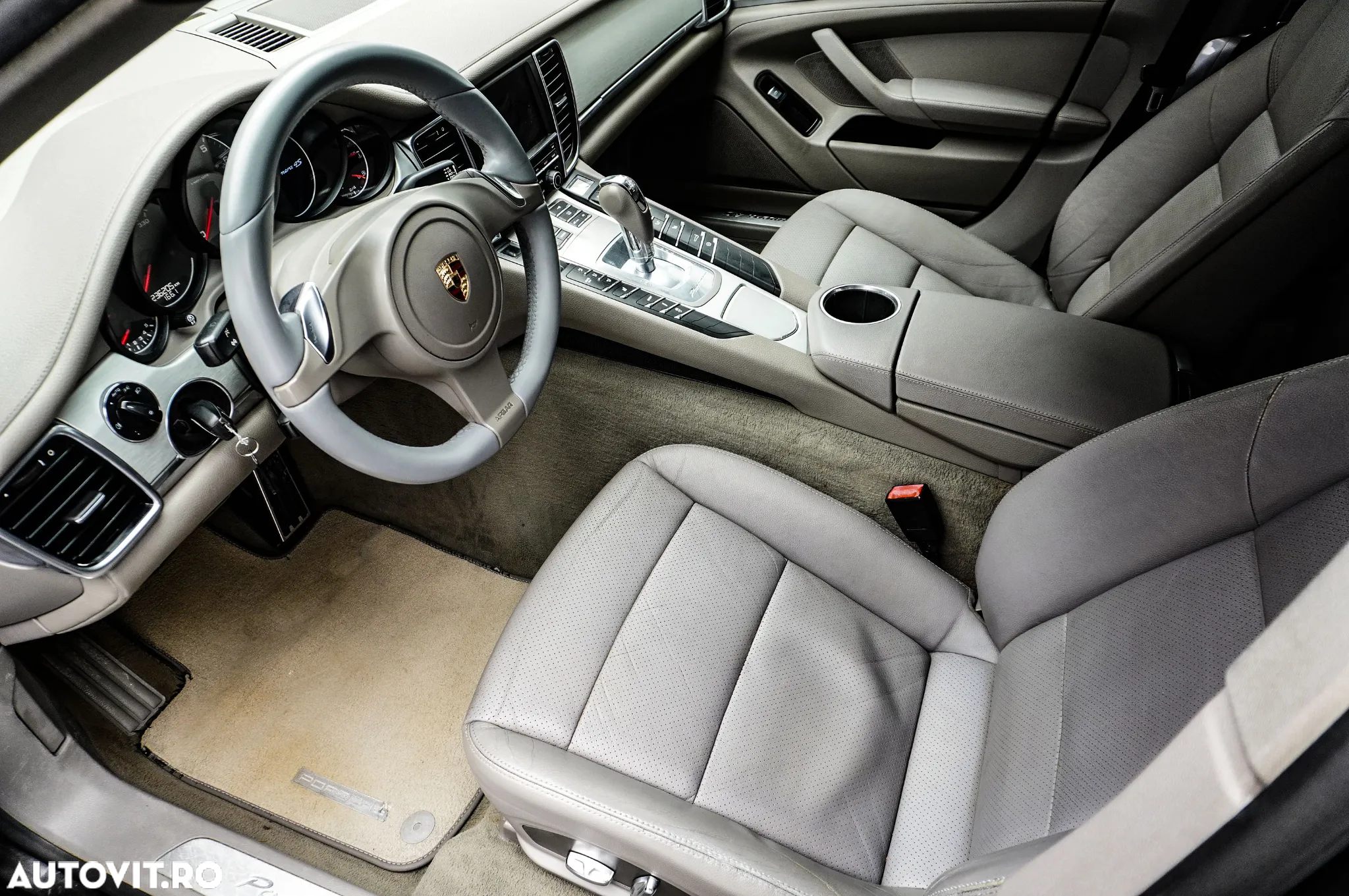 Porsche Panamera 4S PDK - 12