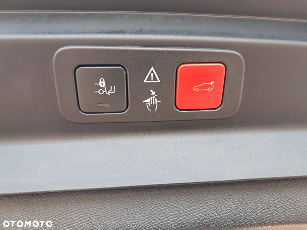 Peugeot 5008 ver-1-5-bluehdi-gt-pack-s-s-eat8 - 29