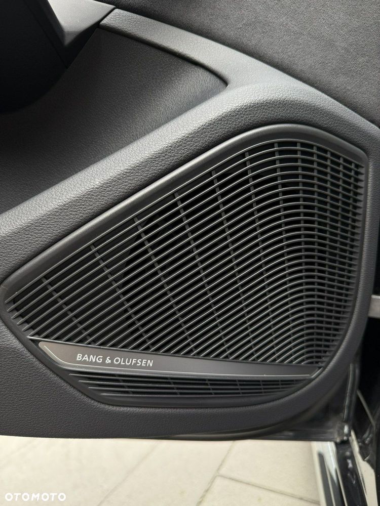 Audi A4 Avant 40 TDI quattro S tronic S line - 35