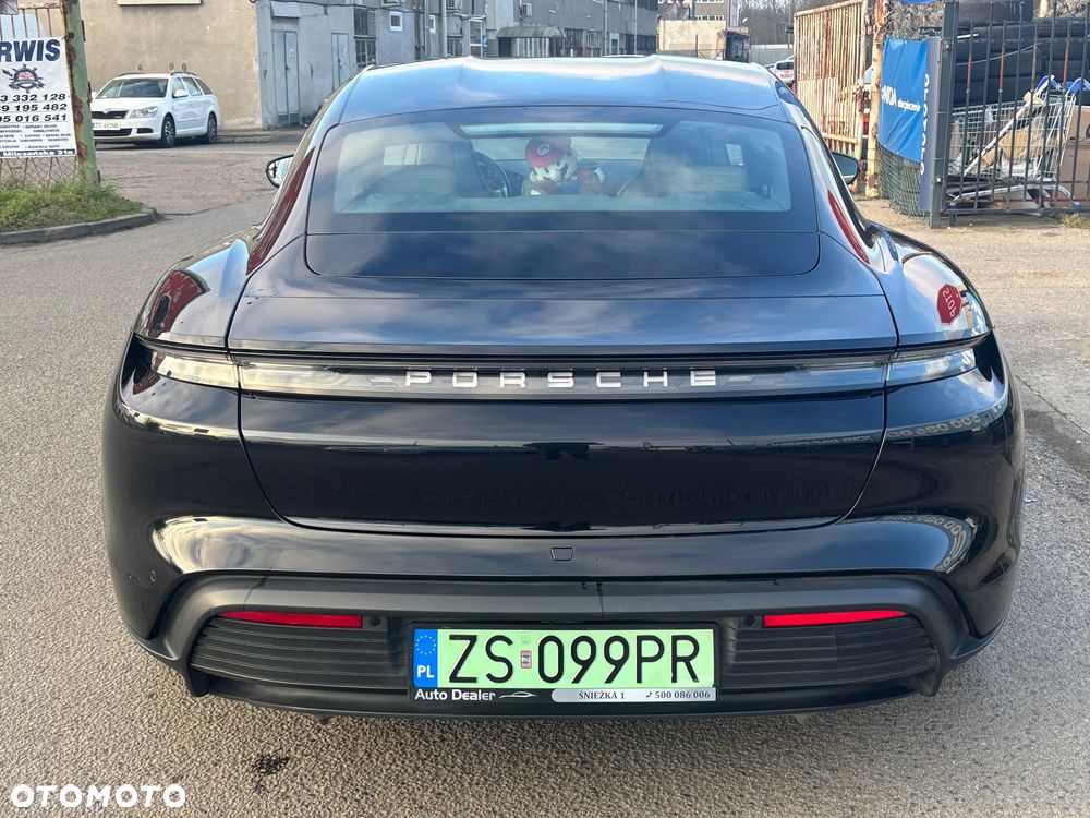 Porsche Taycan - 10