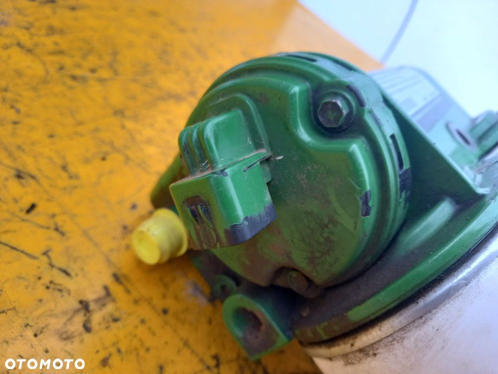 Głowica filtra paliwa silnika John Deere 7280R - 3