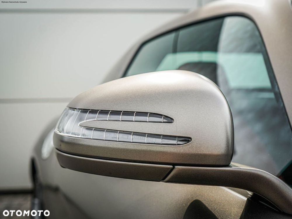Mercedes-Benz SLS - 15