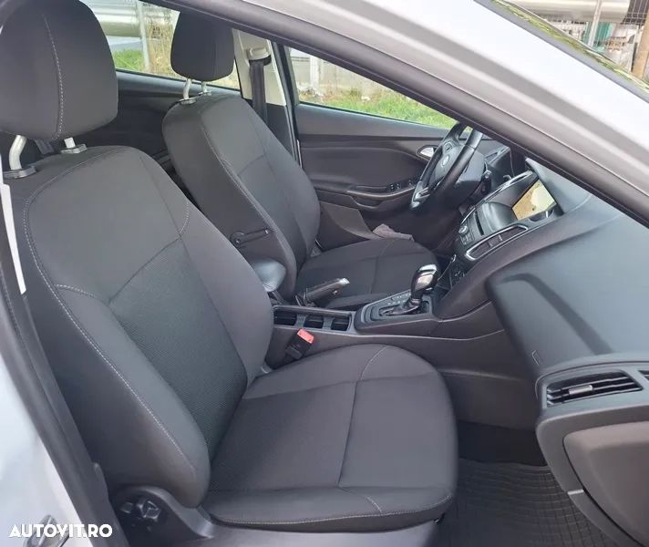 Ford Focus 2.0 EcoBlue Titanium Business - 12