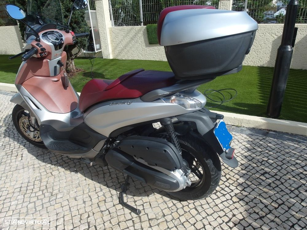 Piaggio Beverly Sport Turing 350 CC - 11