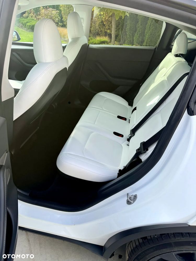 Tesla Y RWD - 8