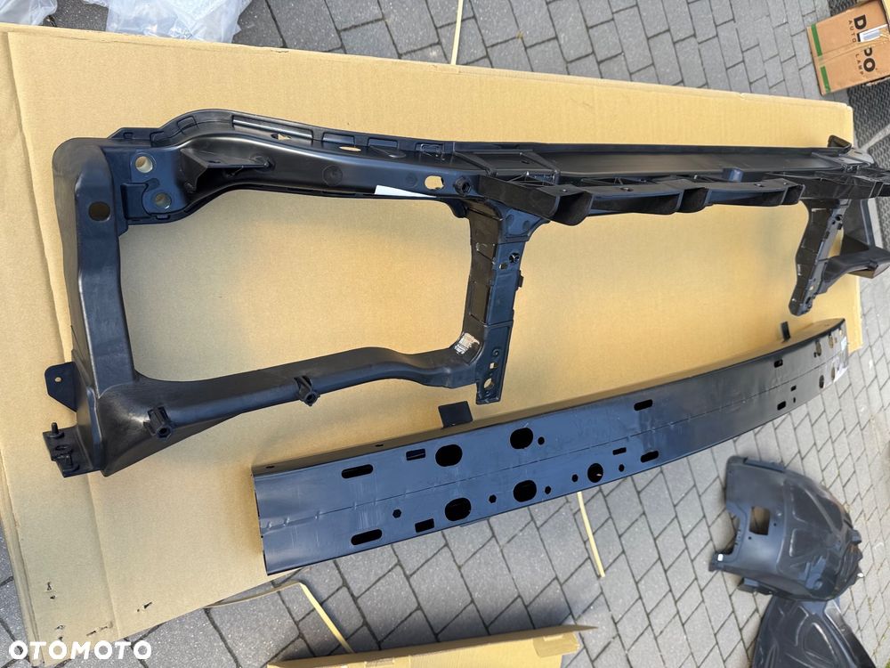 Dodge Challenger 15- pas przód belka - 3