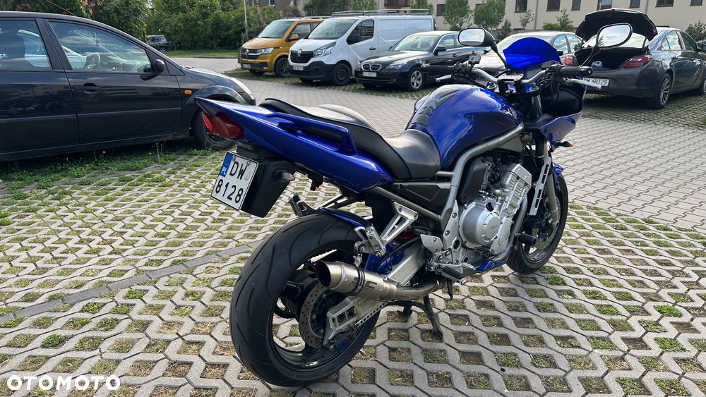 Yamaha FZS - 4