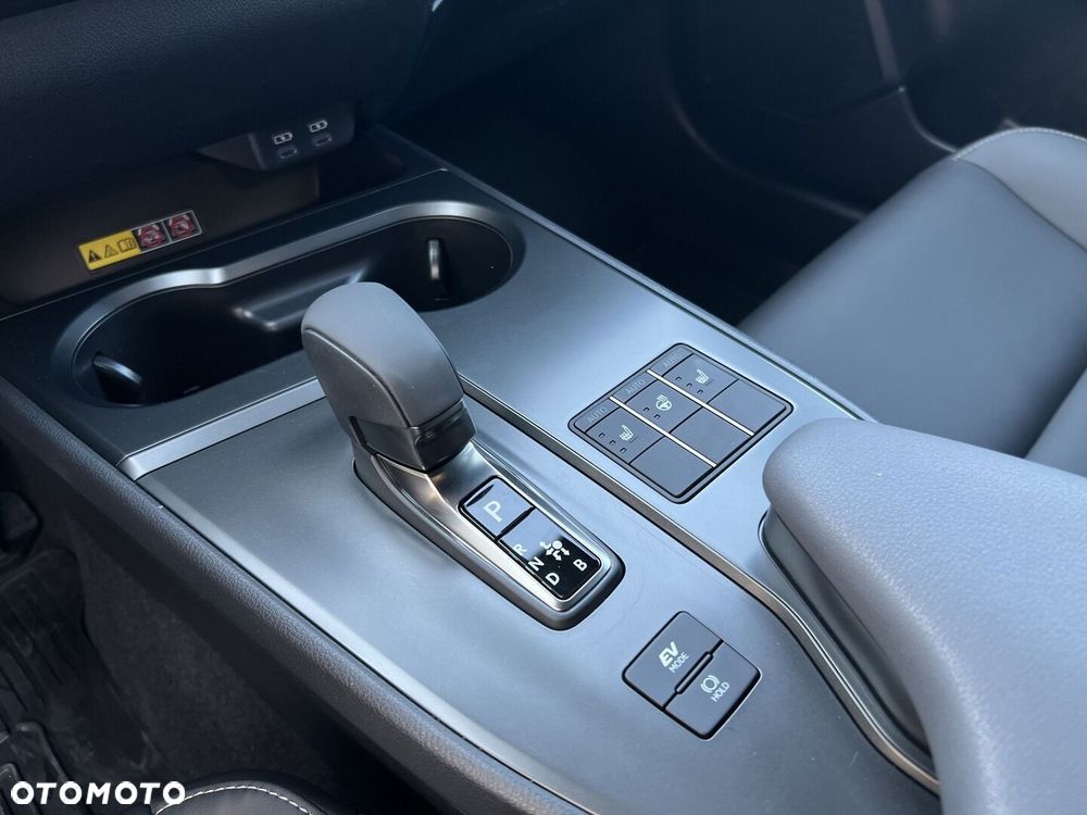 Lexus UX 300h F Sport Design - 16