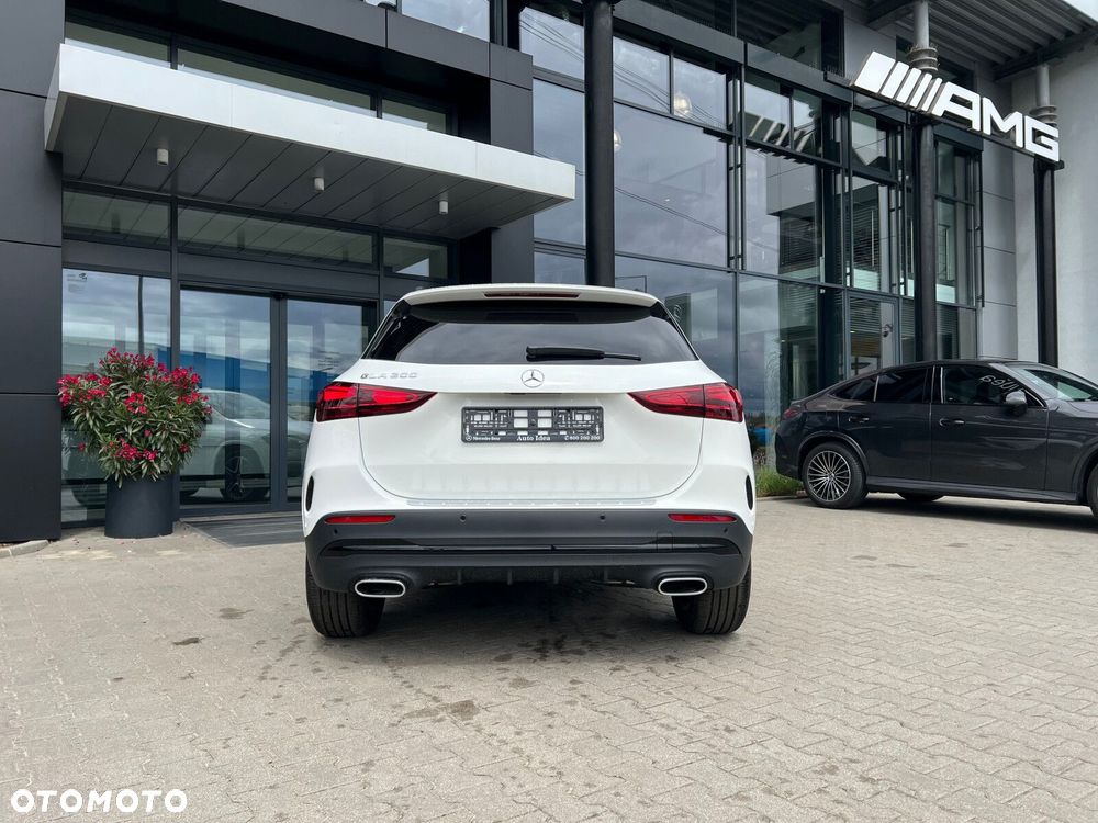 Mercedes-Benz GLA - 19