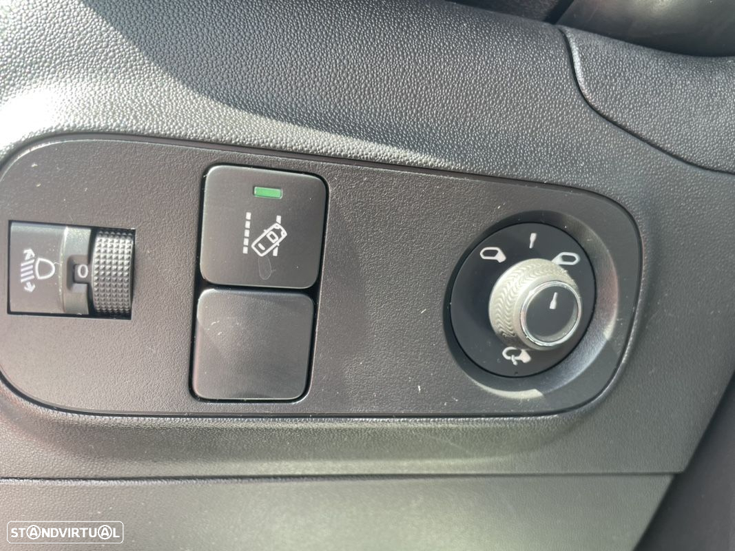Citroën C3 1.2 PureTech Shine - 21