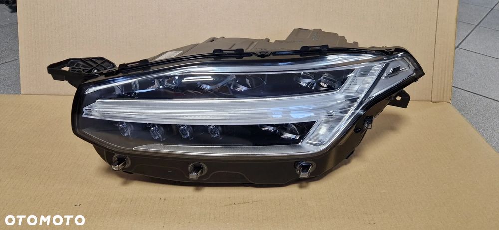 VOLVO XC90 II LAMPA LEWA PRZÓD FULL LED MID 32228694 15-24r EUROPA