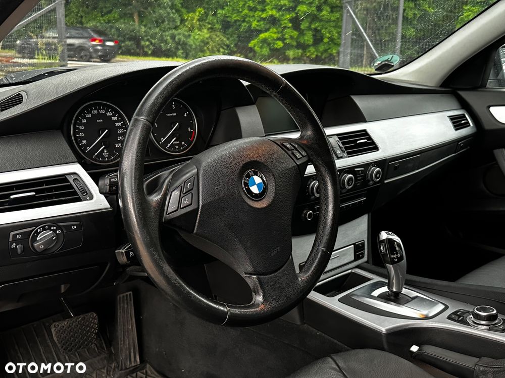 BMW Seria 5 525d xDrive Edition Exclusive - 9